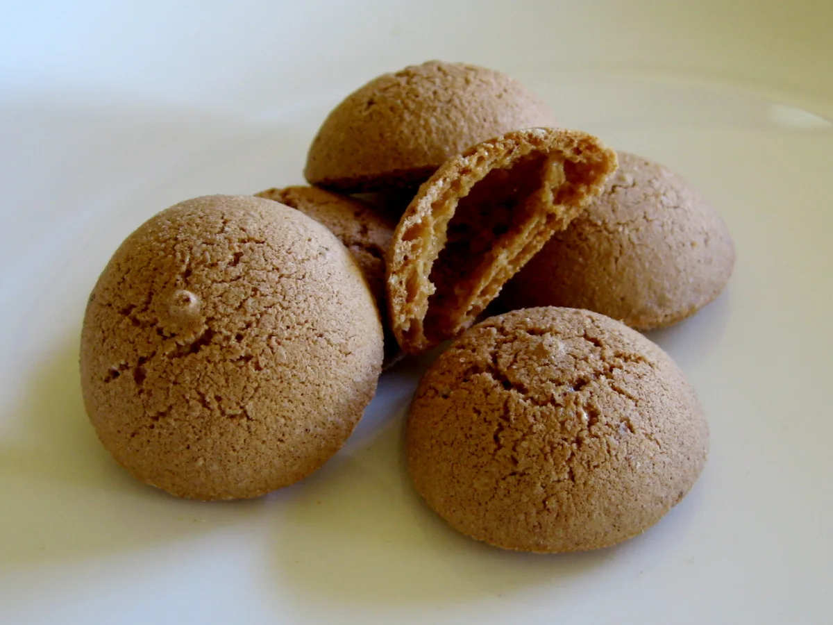 Amaretti — bezele italiene de migdale