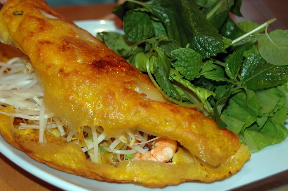 Bánh xèo — clătită vietnameză crocantă