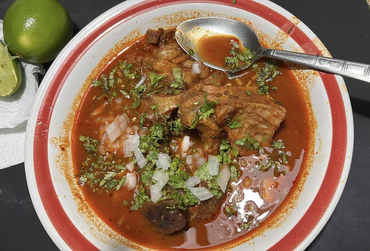 Birria — tocană mexicană picantă