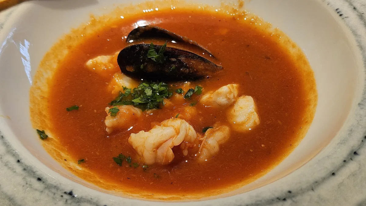 Bouillabaisse — ciorbă de pește din Marsilia