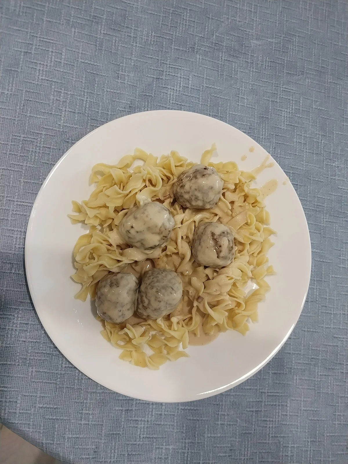Chiftele suedeze (köttbullar)