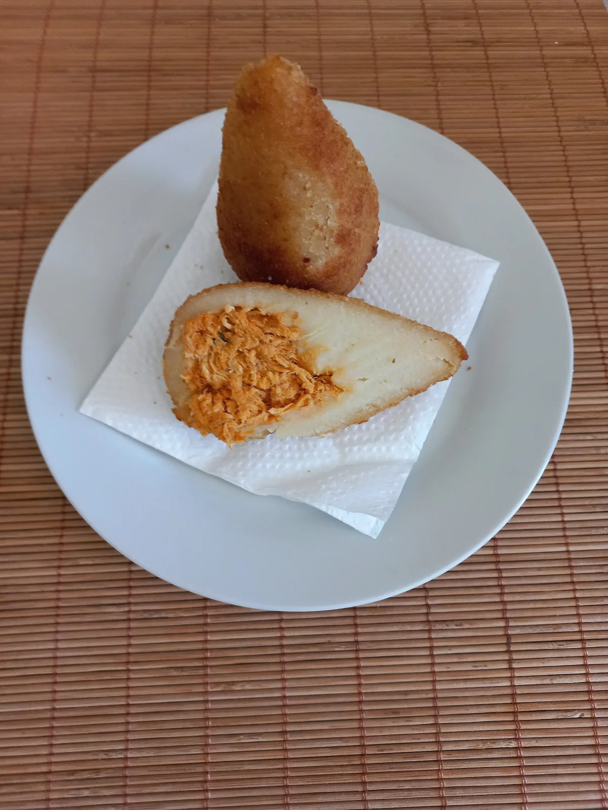 Coxinha — crochete braziliene cu pui