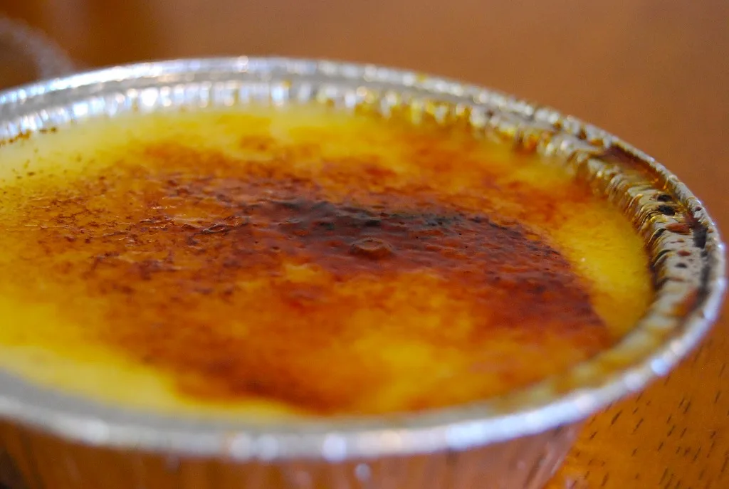 Crème brûlée cu vanilie