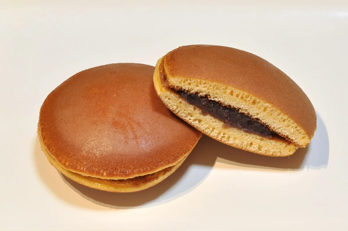 Dorayaki — clătite japoneze cu fasole dulce