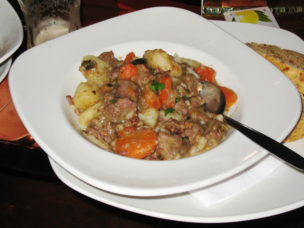 Irish stew — tocană irlandeză de miel