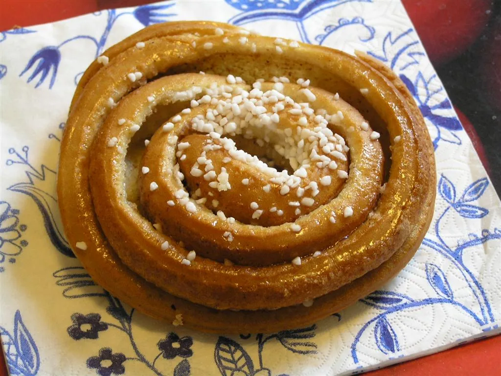 Kanelbullar — rulouri suedeze cu scorțișoară