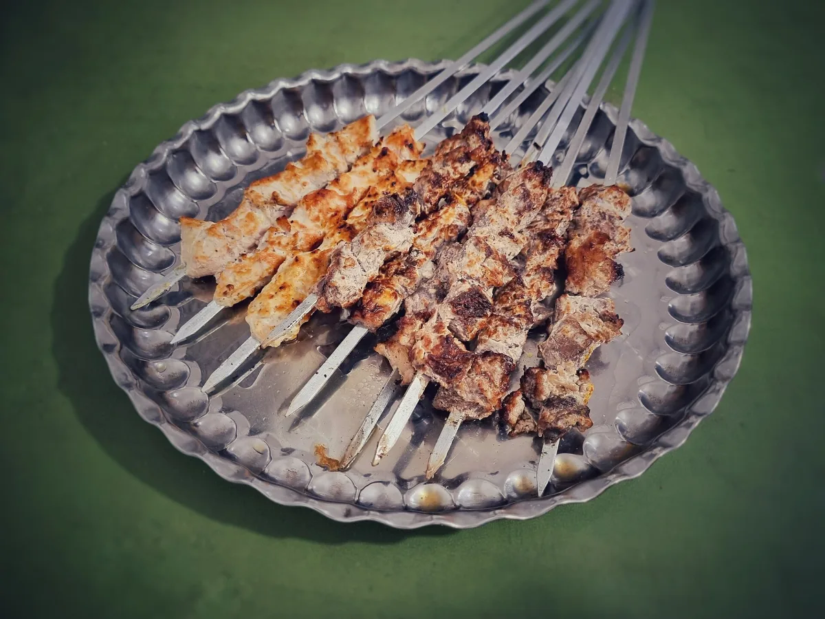 Kebab la grătar cu mirodenii