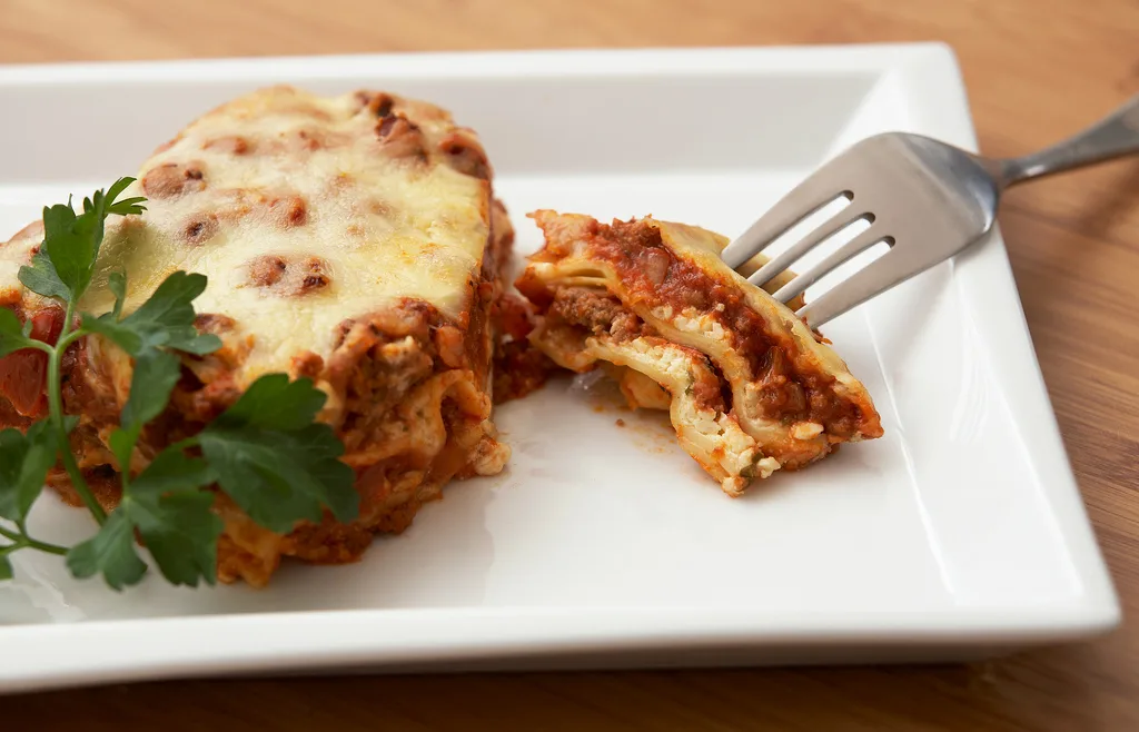 Lasagna cu ragù și bechamel