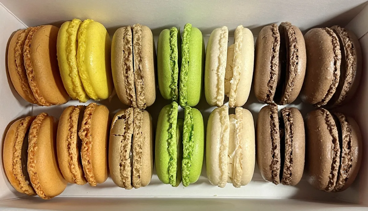 Macarons colorate