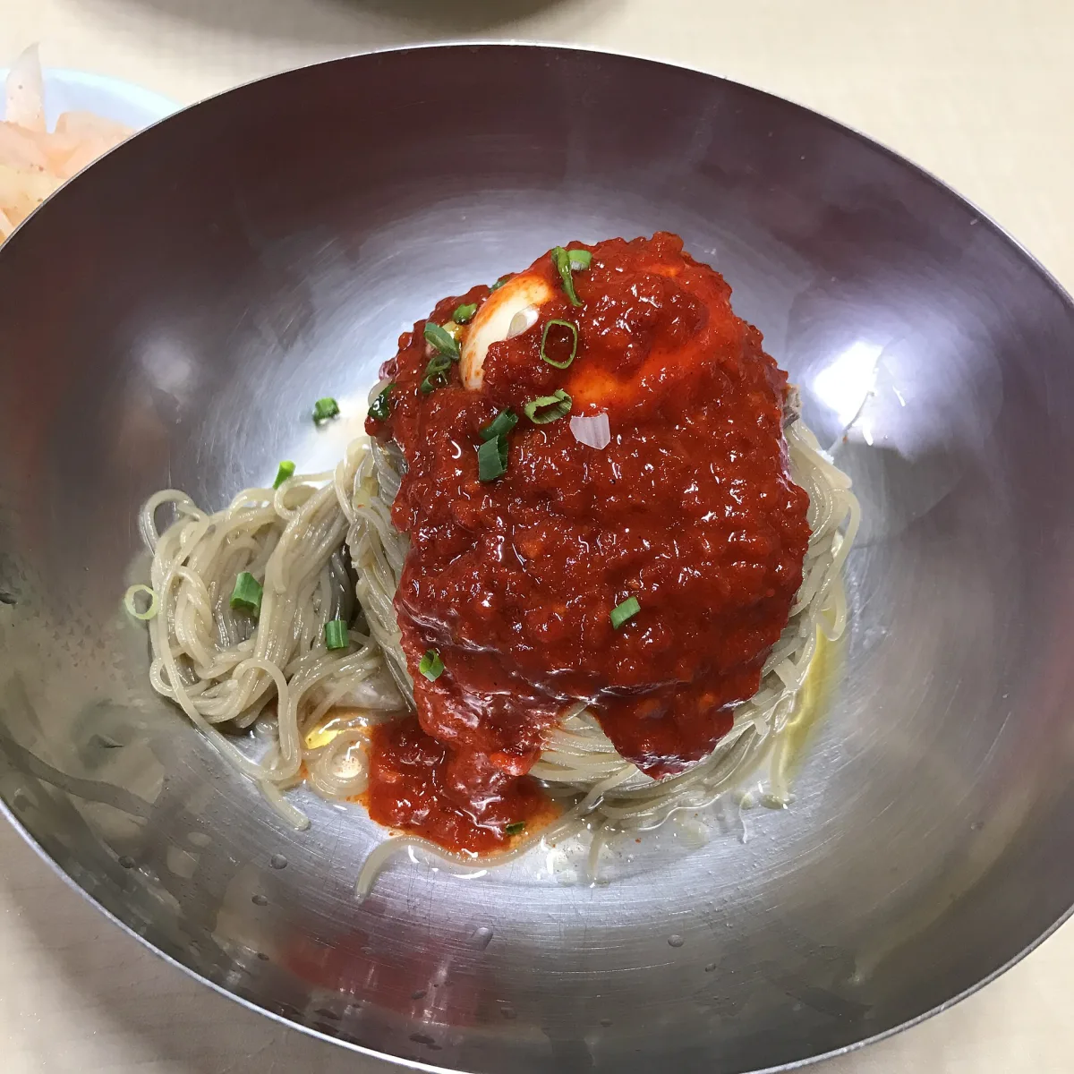 Naengmyeon — tăiței reci coreeni