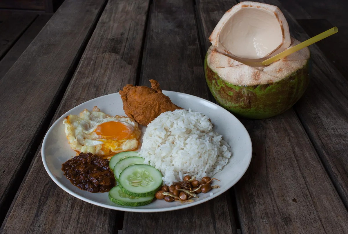 Nasi lemak — orez cu cocos malaysian