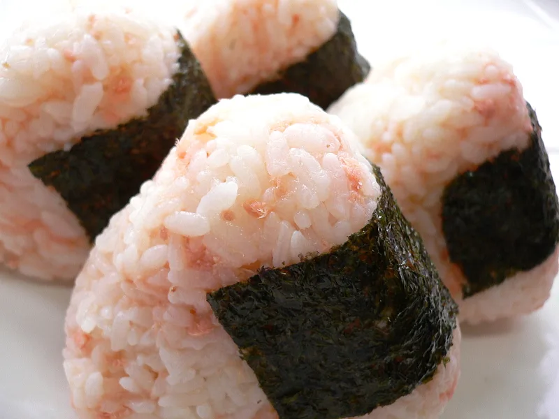 Onigiri — triunghiuri de orez japonez