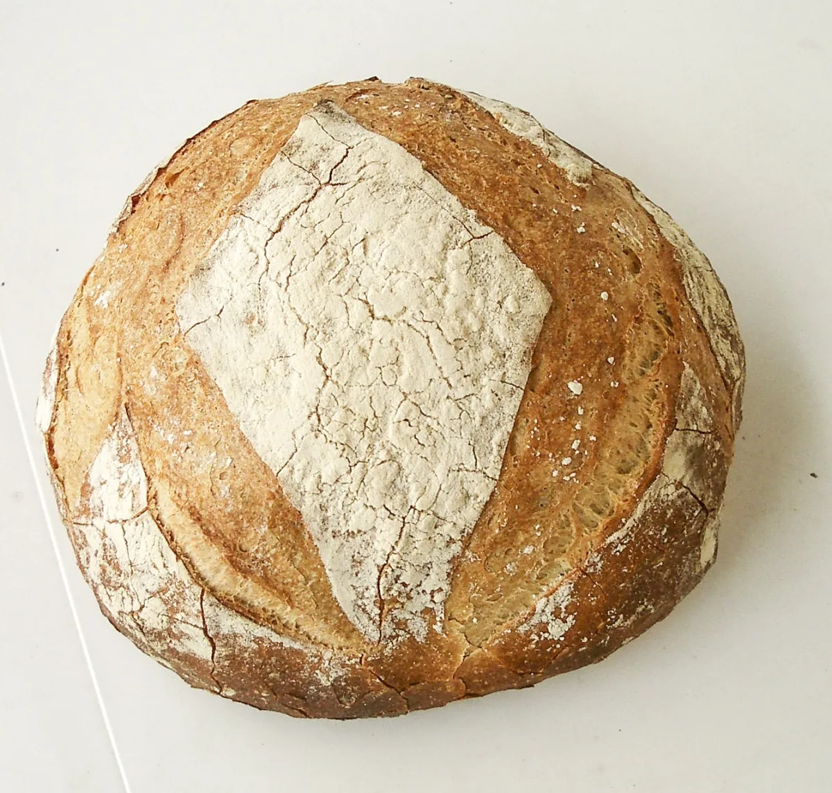 Pâine de casă cu coajă crocantă