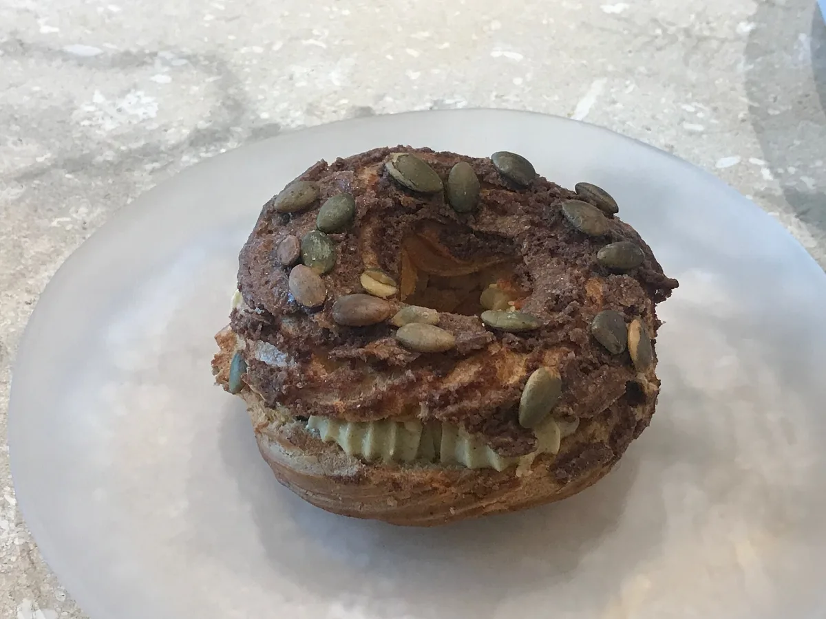 Paris-Brest cu cremă de praline