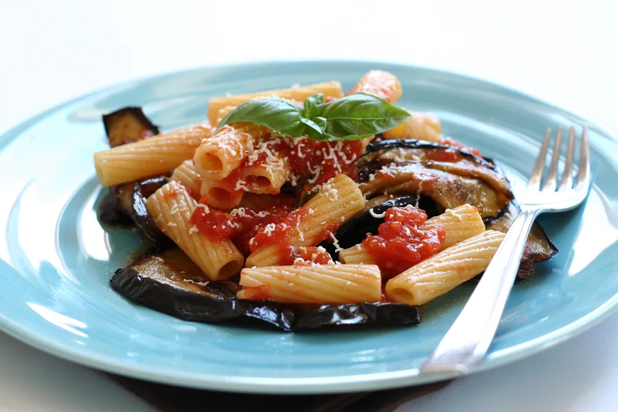 Pasta alla Norma cu vinete