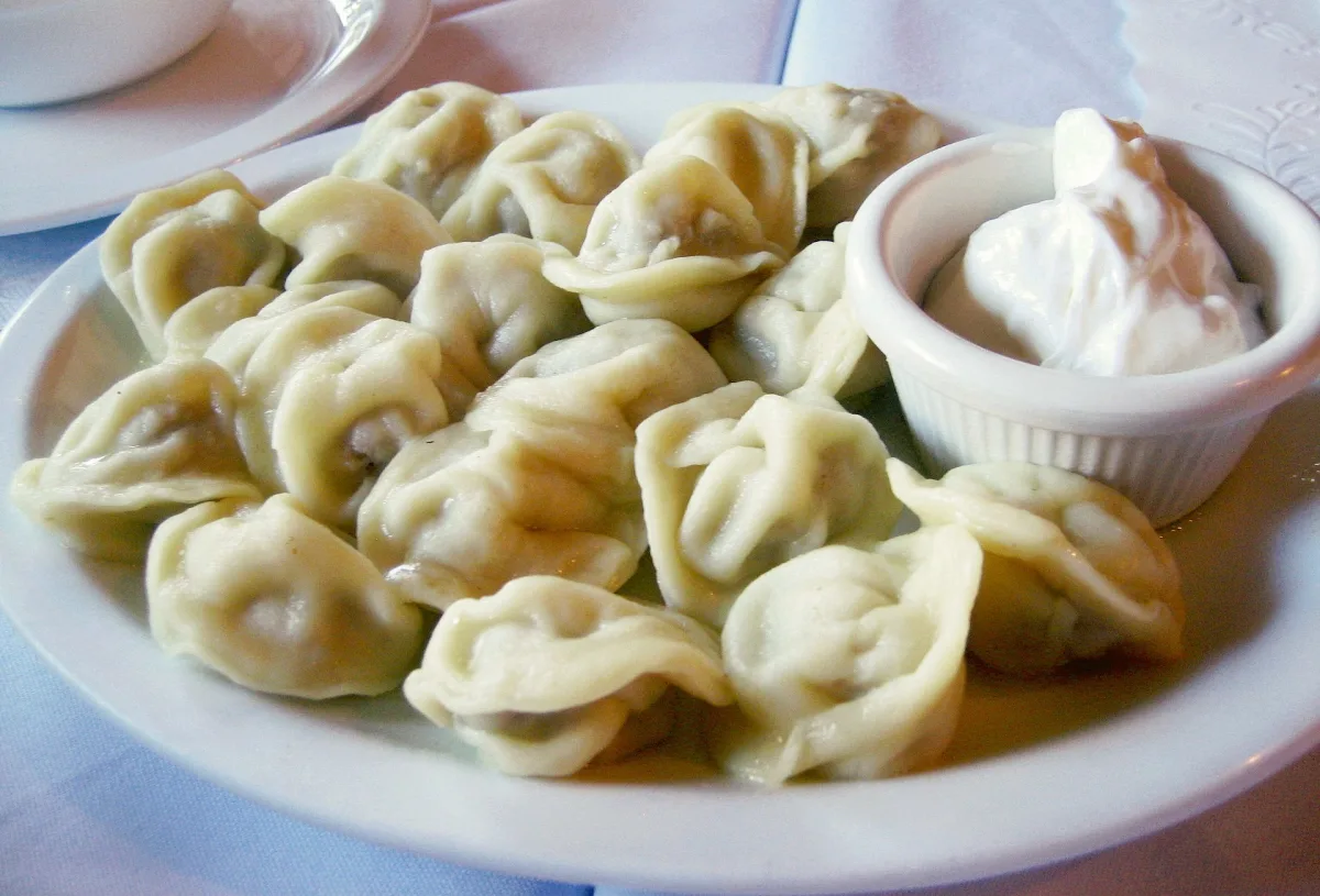 Pelmeni — colțunași rusești cu carne