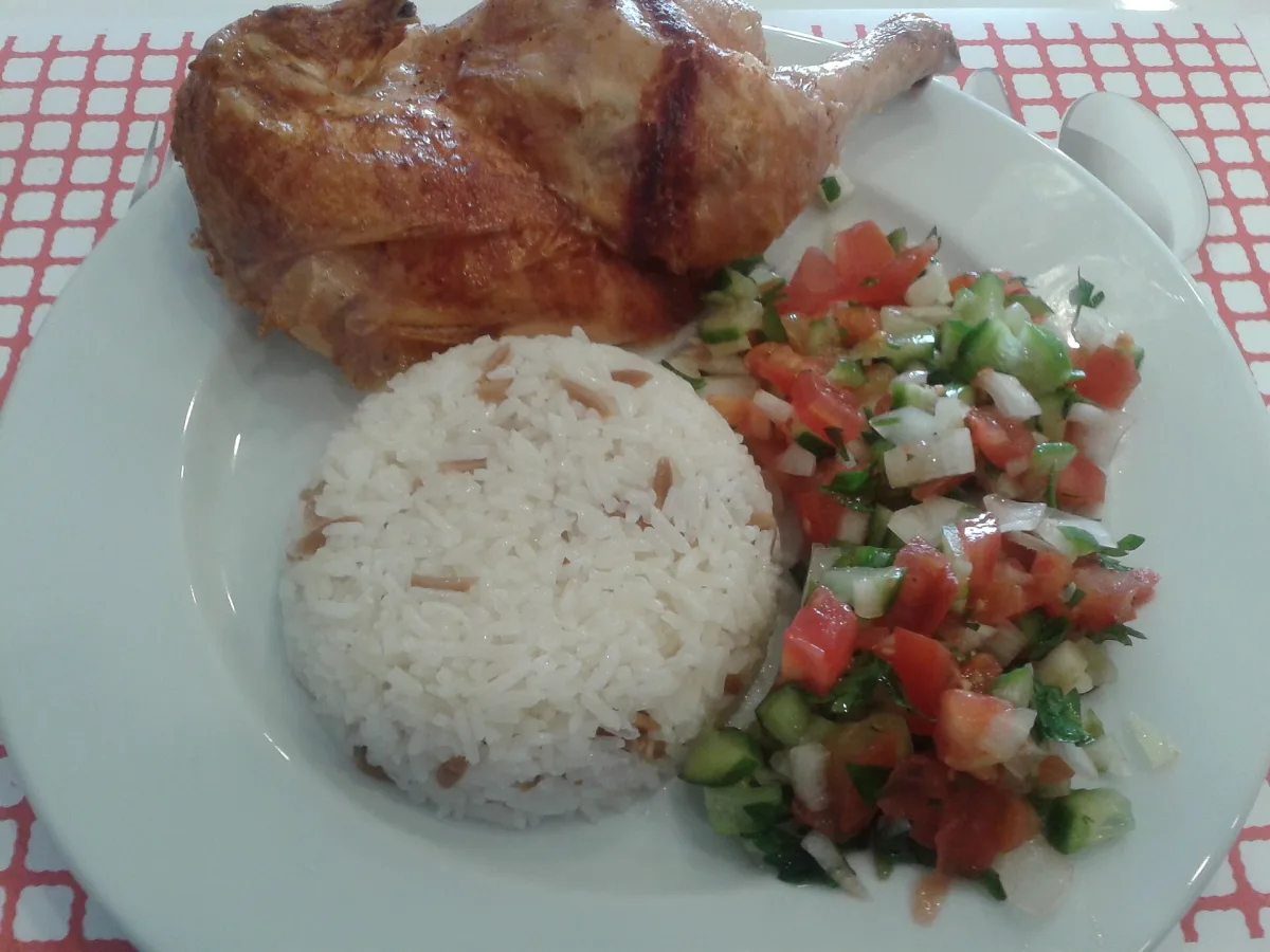 Pilaf pufos cu carne de pui