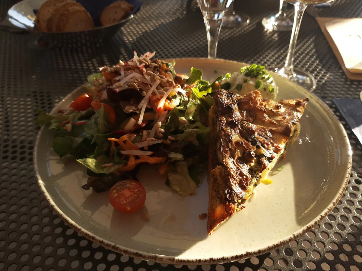Quiche cu legume și brânză