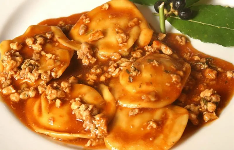 Ravioli cu ricotta și spanac