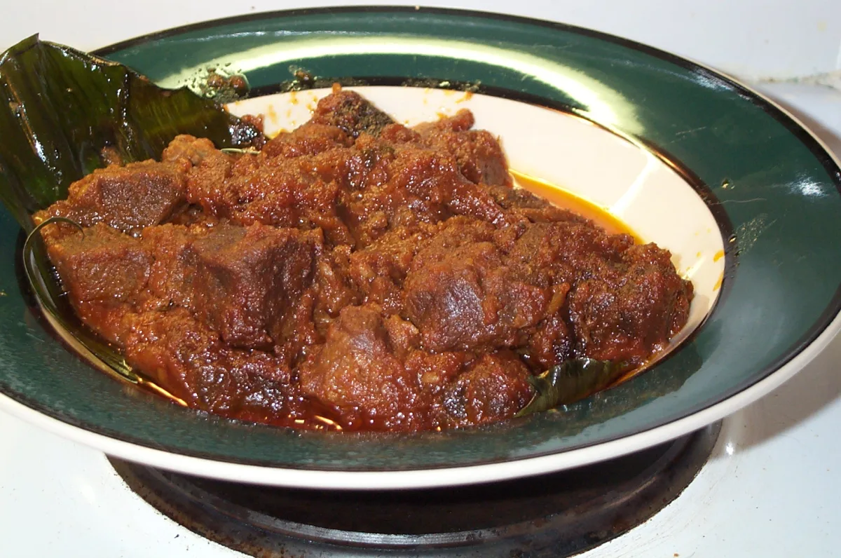 Rendang — vită indoneziană în cocos