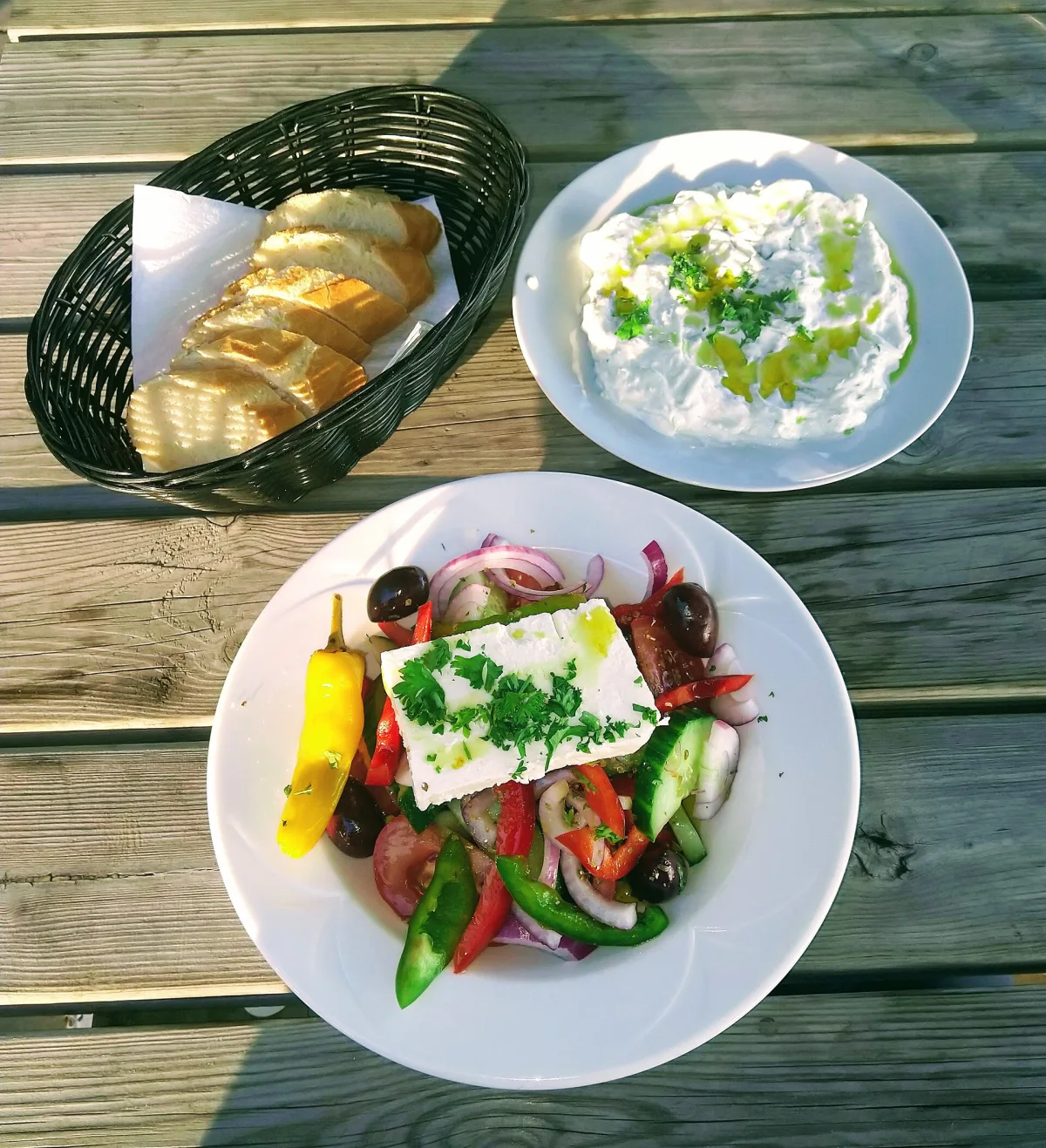 Salată grecească (Horiatiki)