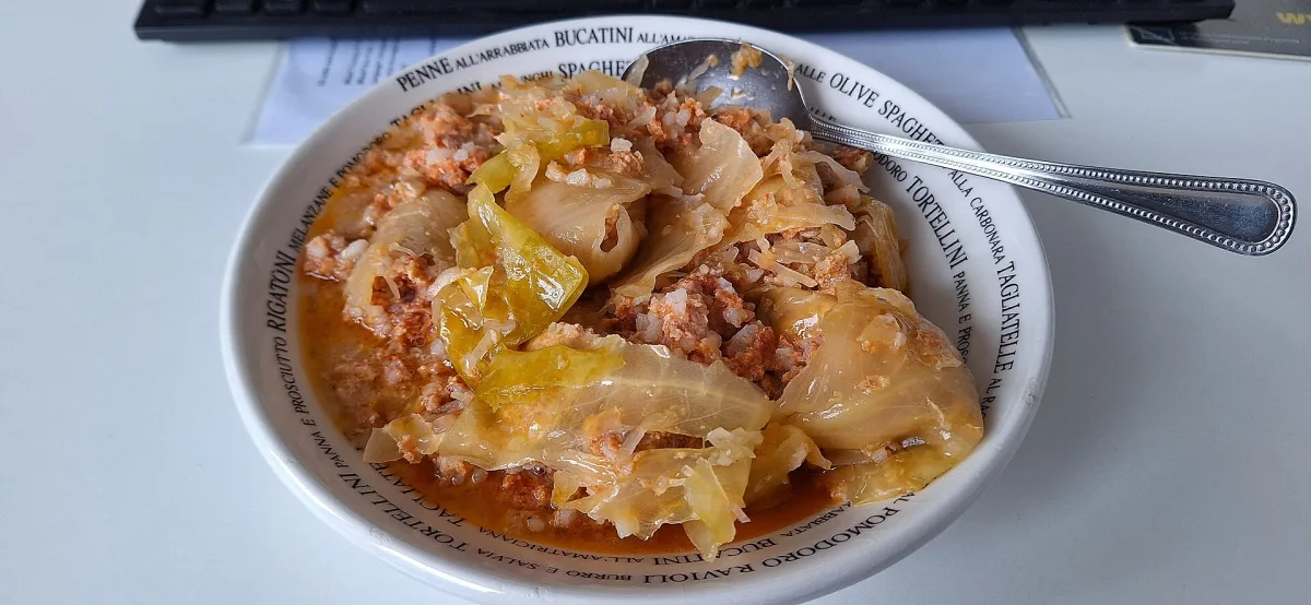 Sarma — sarmale balcanice în varză murată