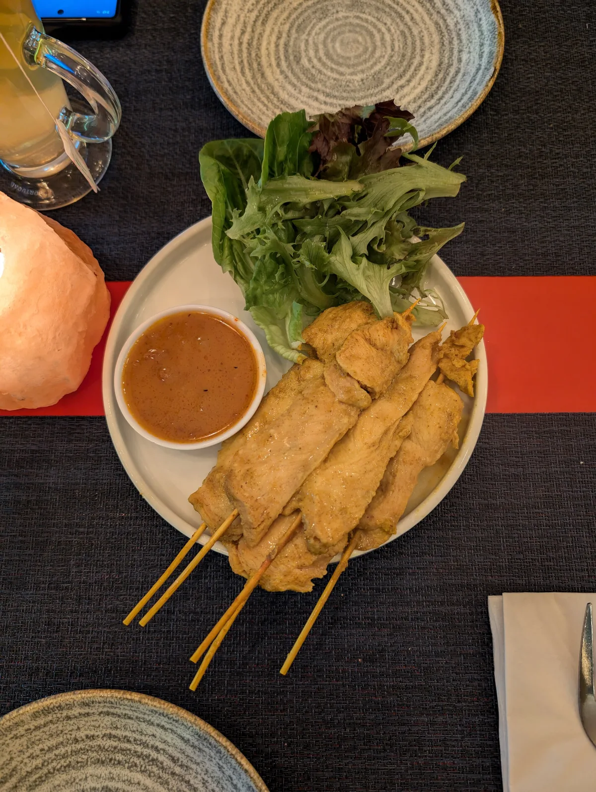 Satay cu sos de arahide
