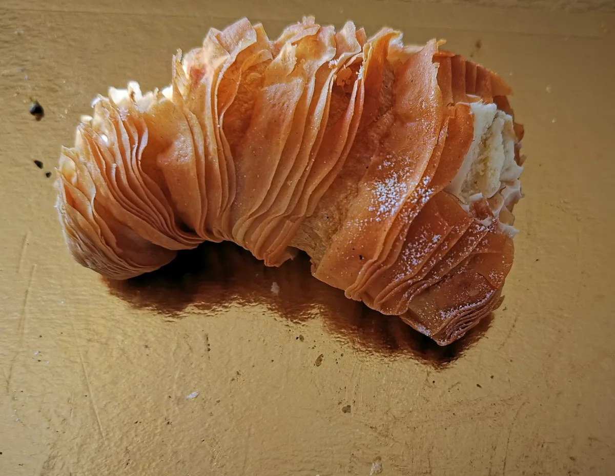 Sfogliatella napolitană