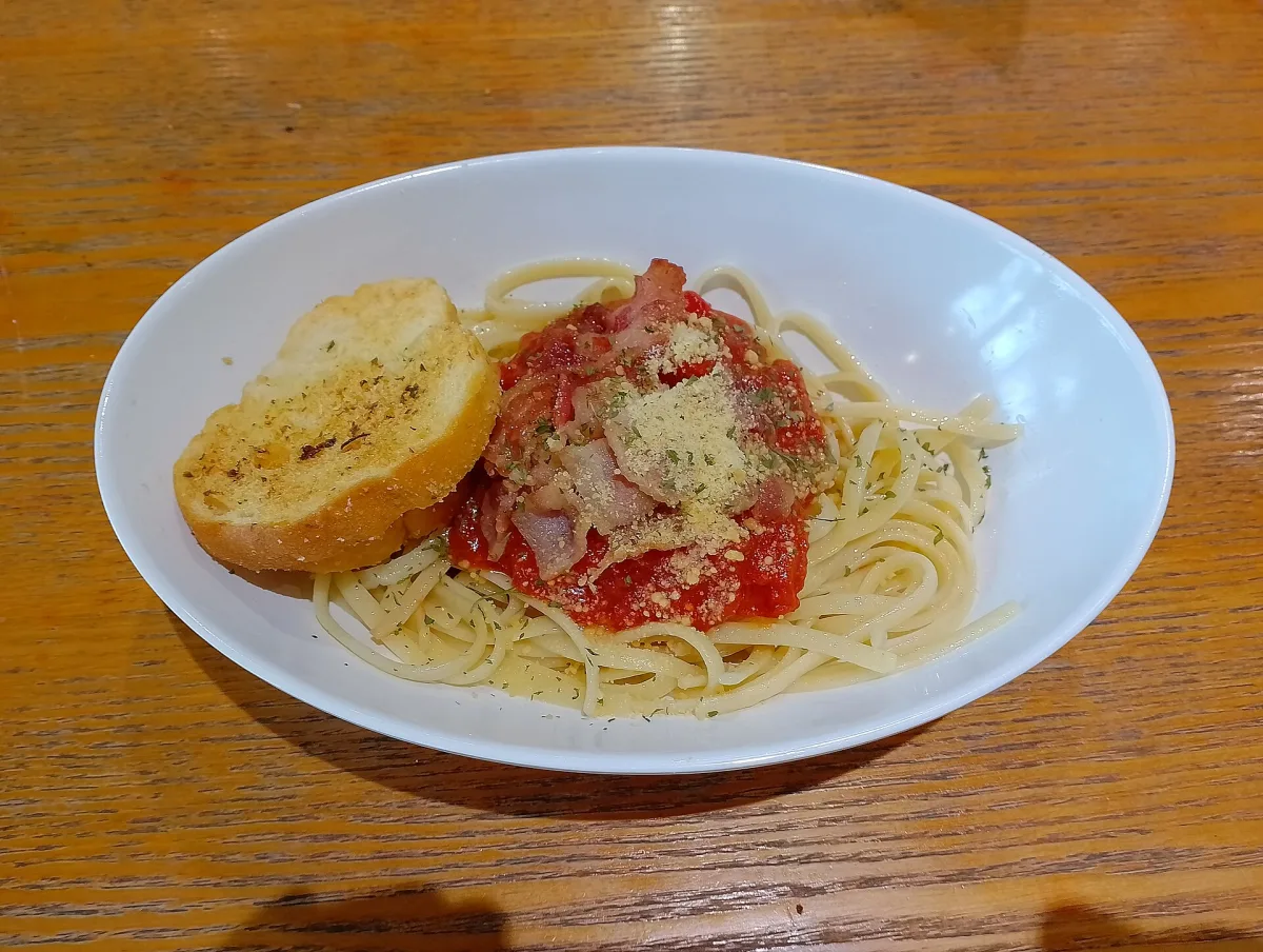 Spaghete marinara