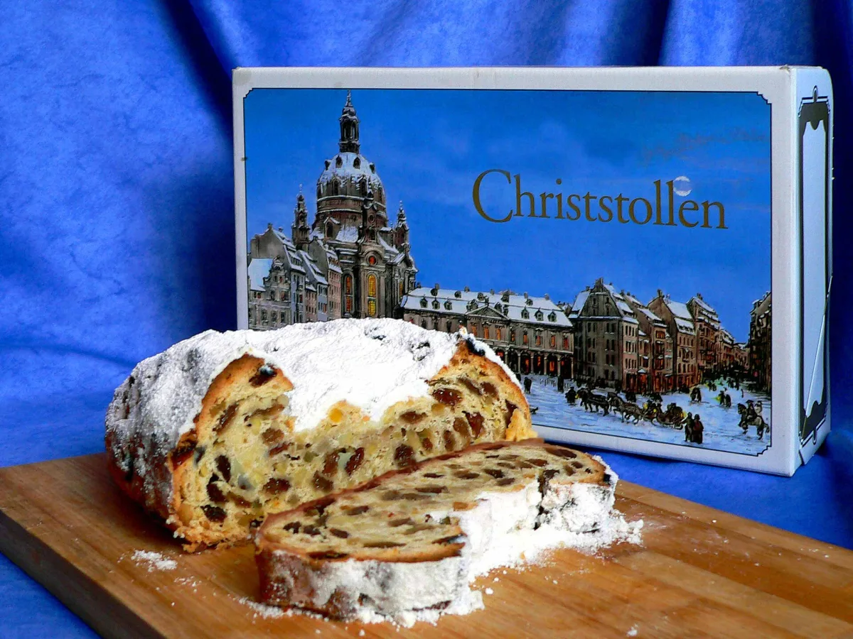 Stollen — cozonac german de Crăciun