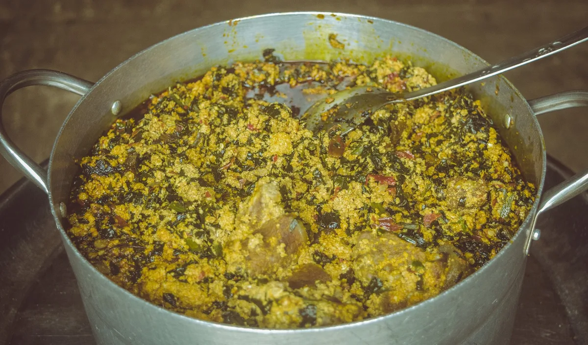Supă egusi nigeriană