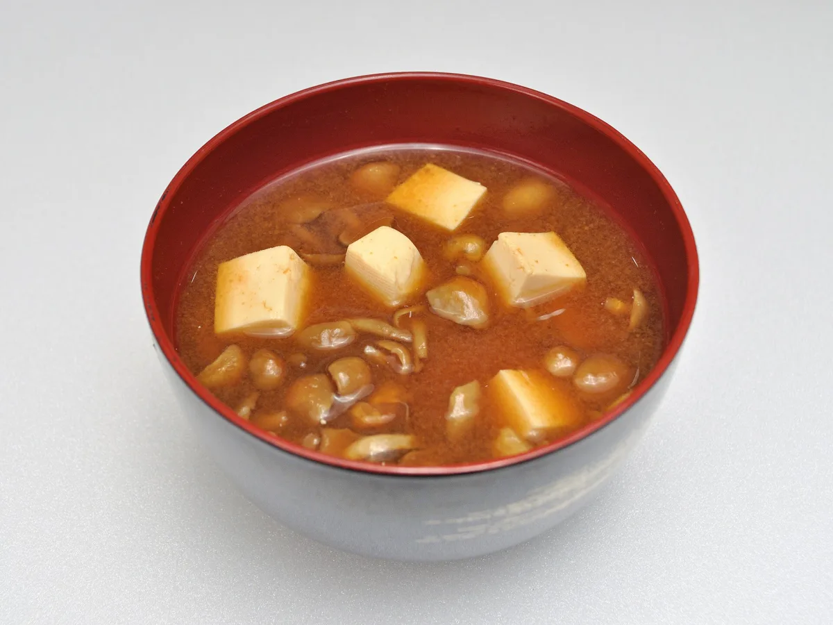 Supă miso cu tofu