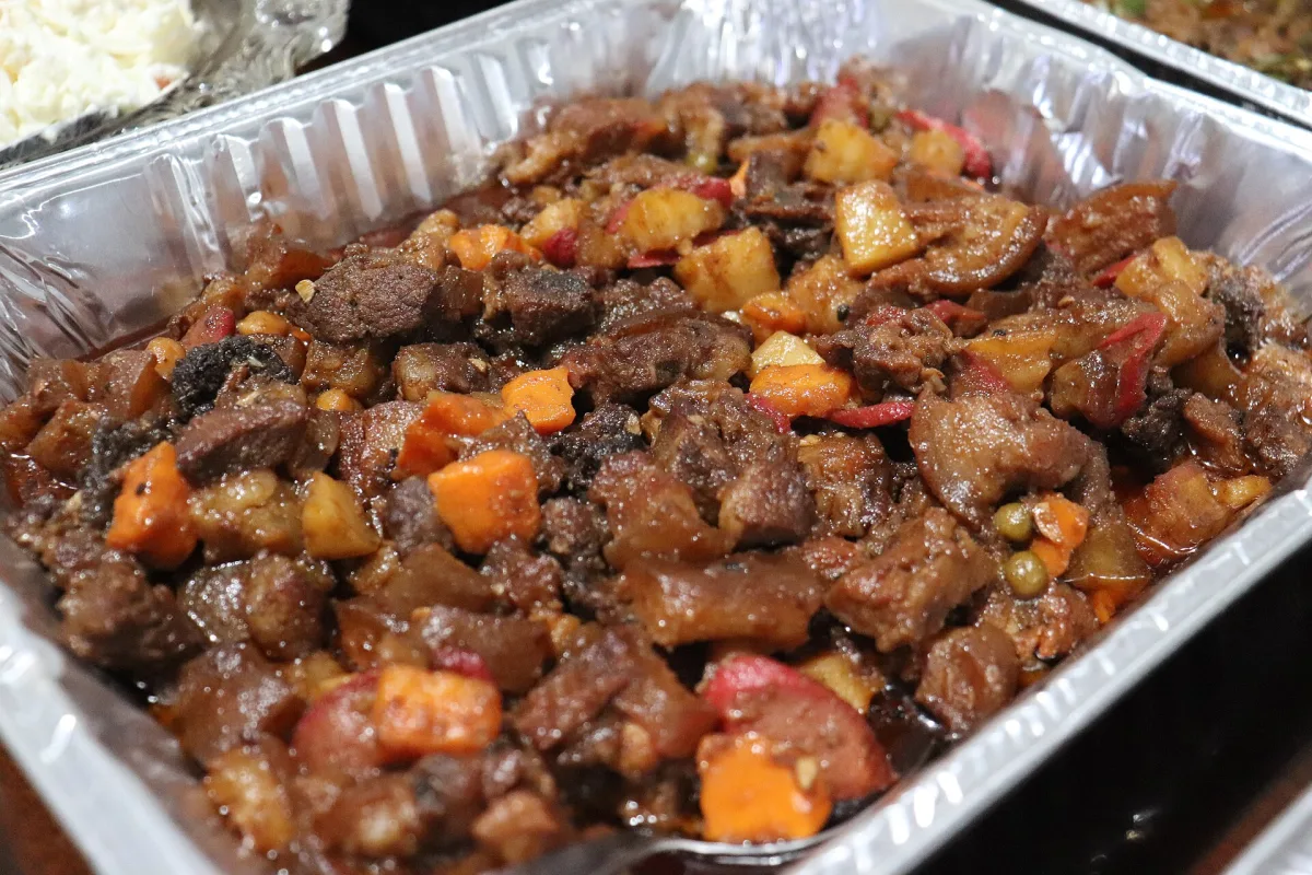Tocăniță de porc cu ceapă